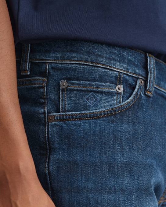 jeans slim fit hayes N424C403 azul escuro usado em GANT homens