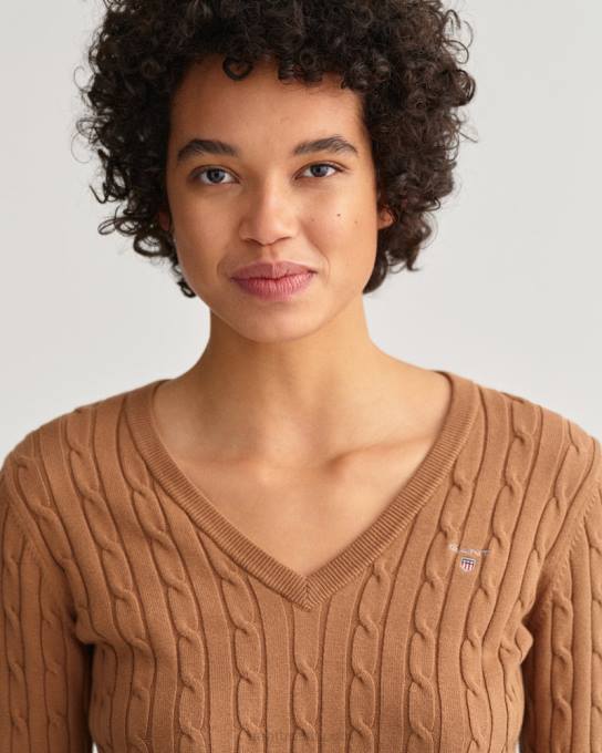 suéter de decote em v de cabo de algodão elástico N424C690 noz torrada GANT mulheres