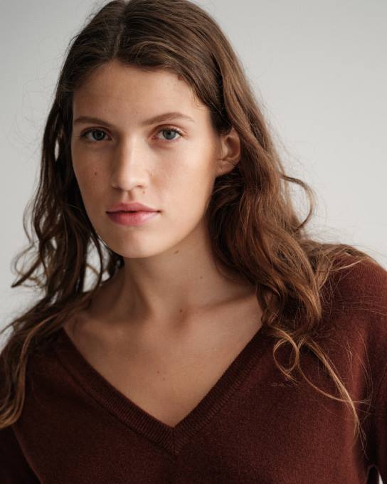 suéter de lã de carneiro super fino com decote em V N424C661 semente de cacau GANT mulheres